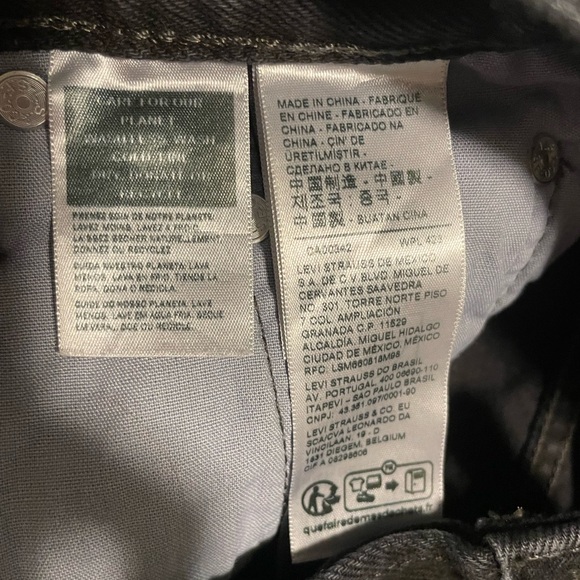 Levi’s Black Shorts - Picture 3 of 5